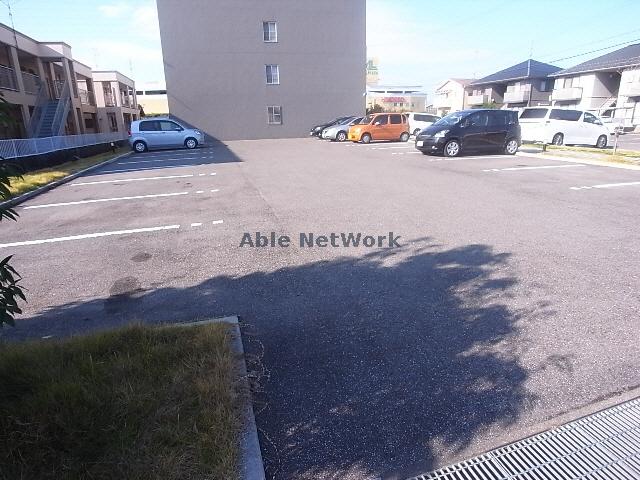 駐車場　駐車場