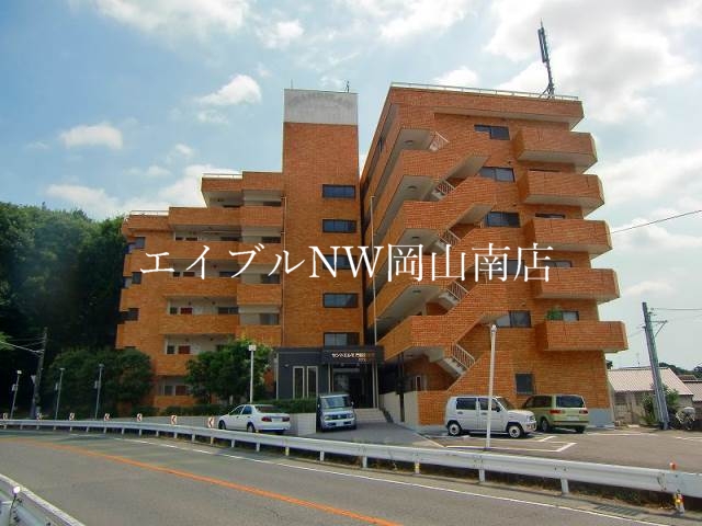 【岡山市中区門田文化町のマンションの駐車場】