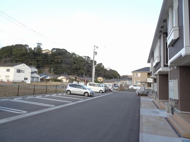 【中間市岩瀬のアパートの駐車場】