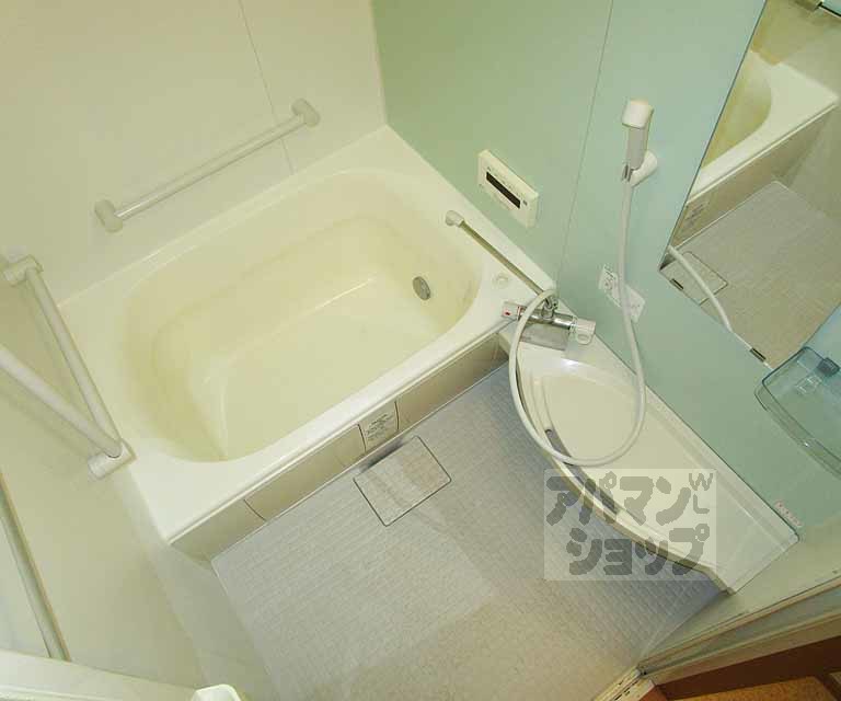 バス・シャワールーム　２Ｆの写真です。