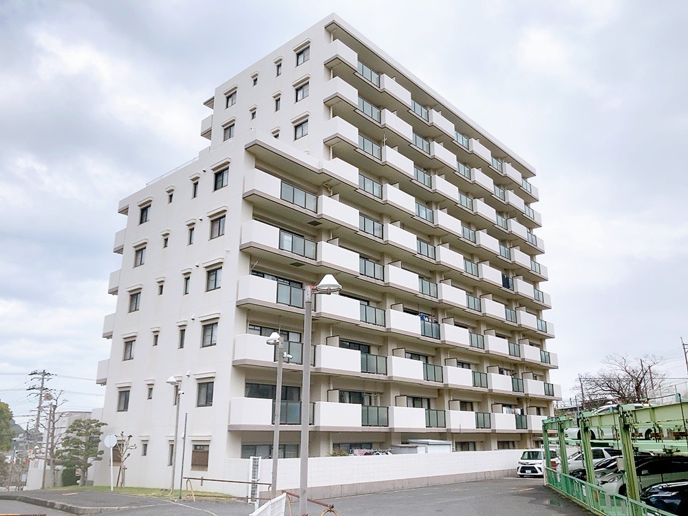 泉南郡岬町淡輪のマンションの建物外観