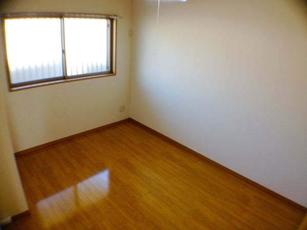 その他部屋・スペース　6.4帖、6帖の洋室が御座います！