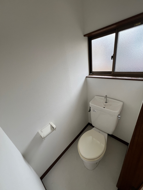 今泉住付事務所のトイレ写真