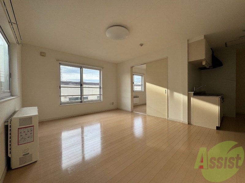 居室・リビング　広くてきれいなリビングです！快適に過ごせそうですね。