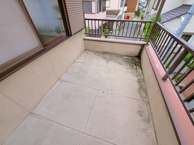 バルコニー　外からの目が気にならないバルコニーで洗濯物が干せます