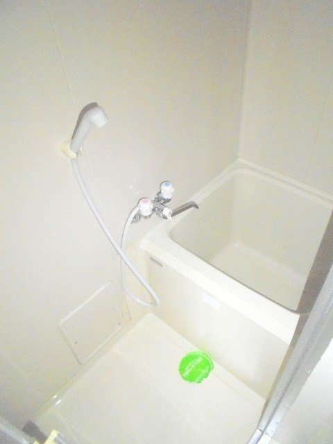 バス・シャワールーム　※写真は別号室です