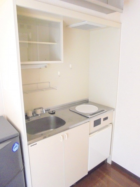 キッチン　※写真は別号室です