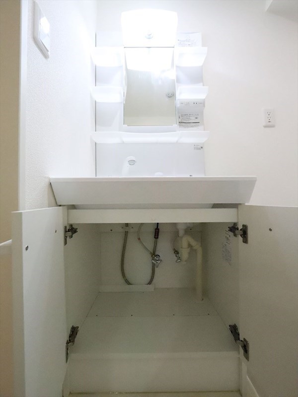 その他　脱衣所　独立洗面台（シャンプードレッサー付）