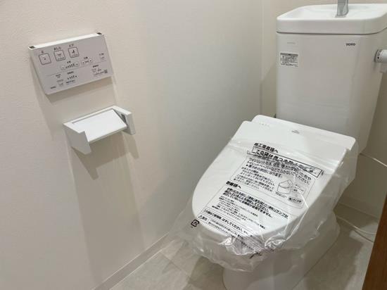 トイレ　温水洗浄暖房便座付トイレ