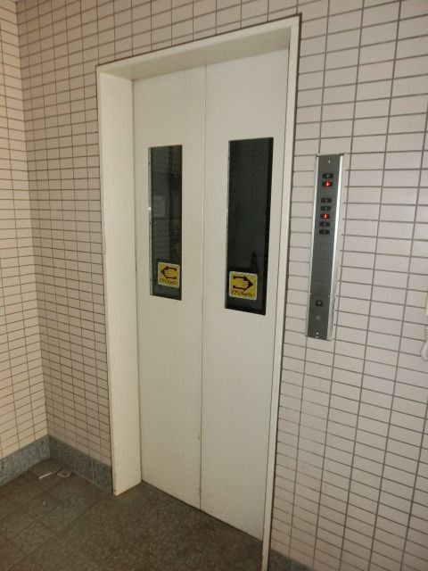 その他共有部分　エレベーター付き。