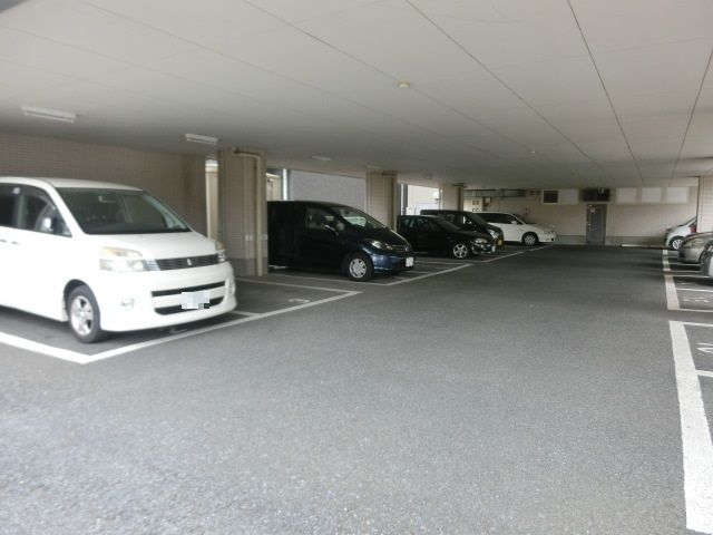 駐車場　敷地内の駐車場です！満車の場合は、近隣でお探しします。