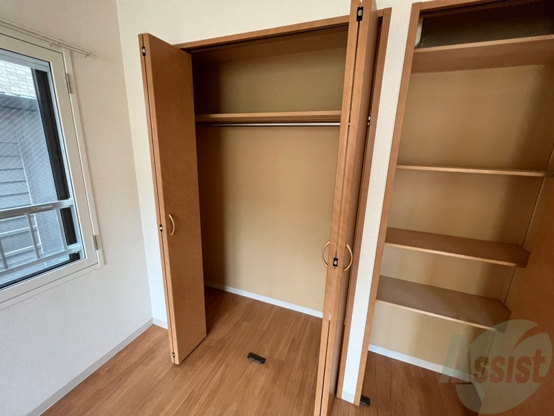 収納　寝室のクローゼットにもたくさん収納出来ますね！