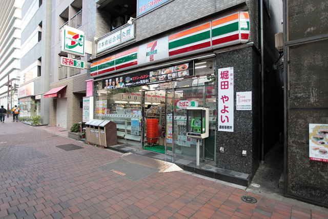 コンビニ　セブンイレブン 銀座3丁目店（コンビニ）まで161m