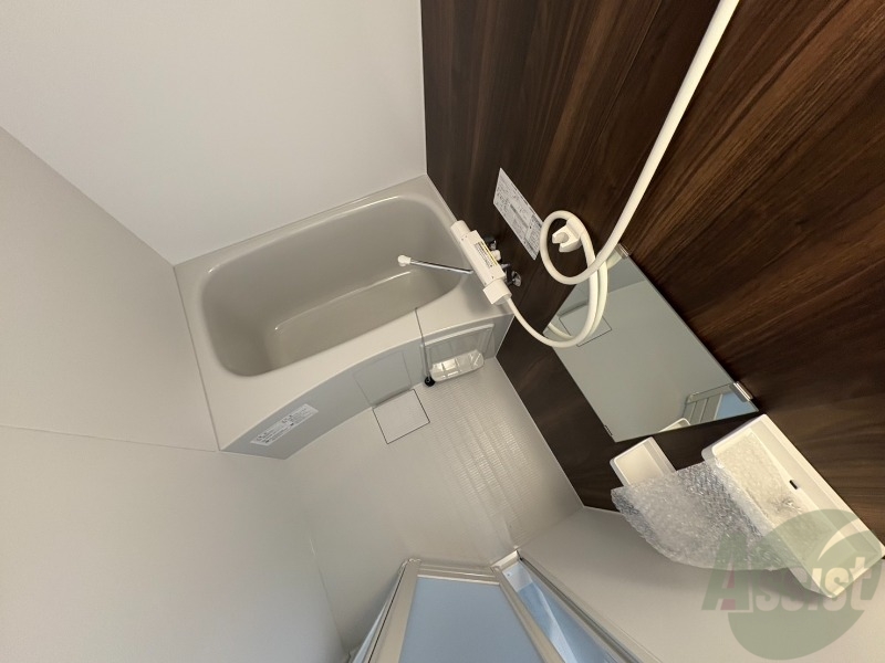 バス・シャワールーム　お風呂になります。一日の疲れを癒してくださいね。