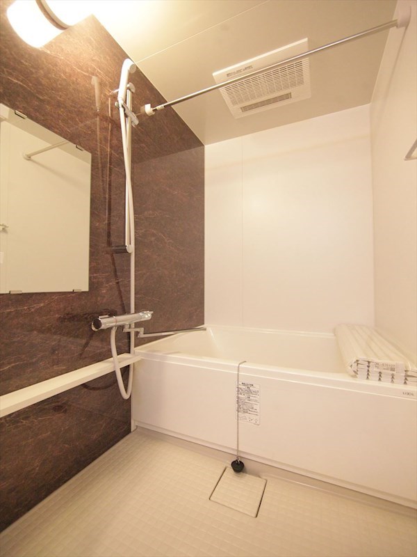 バス・シャワールーム　バスルーム　浴室暖房乾燥機付き