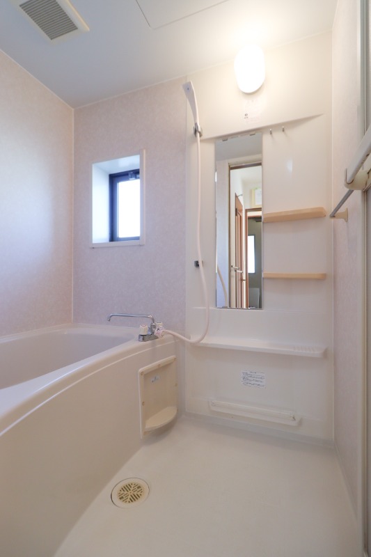 バス・シャワールーム　図面と現状に相違がある場合には現状を優先