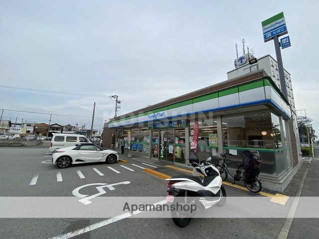 コンビニ　ファミリーマート（コンビニ）まで438m