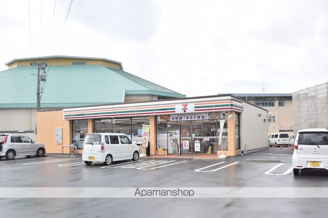 コンビニ　セブンイレブン（コンビニ）まで500m