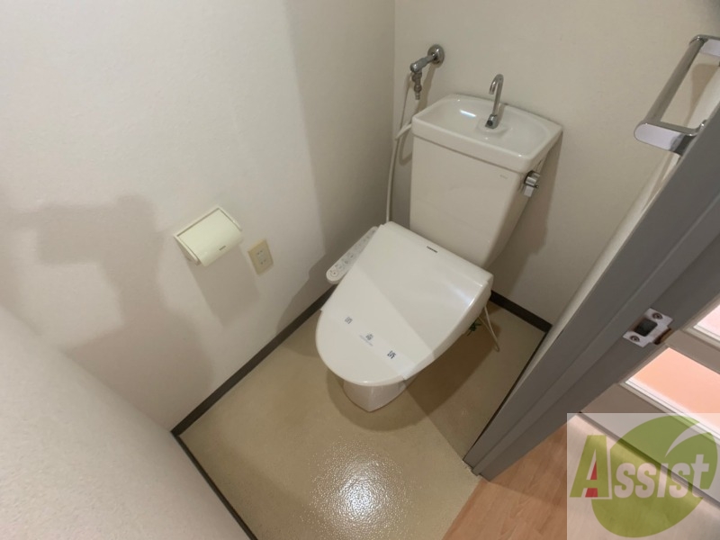 トイレ　トイレです。ウォシュレット付を探している方、おすすめです。