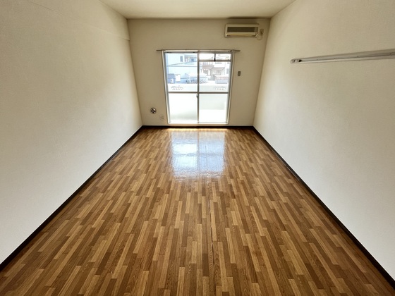 居室・リビング　※別部屋の写真です