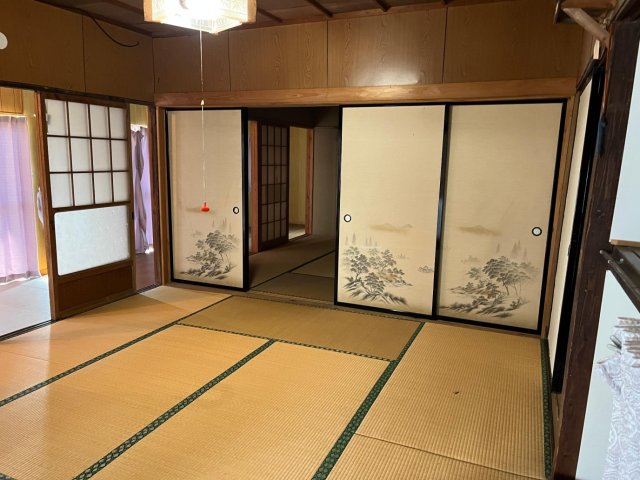 居室・リビング　シンプルな落ち着いた和室