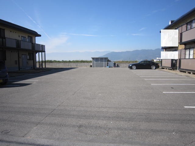 駐車場　敷地内駐車場