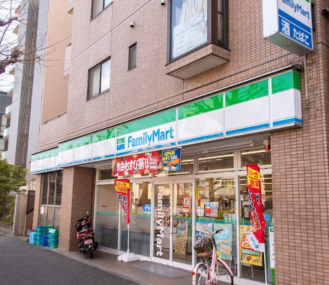 コンビニ　ファミリーマート 杉並成田東五丁目店（コンビニ）まで569m