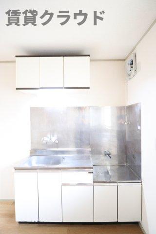 キッチン　コンパクトなキッチンで掃除もラクラク