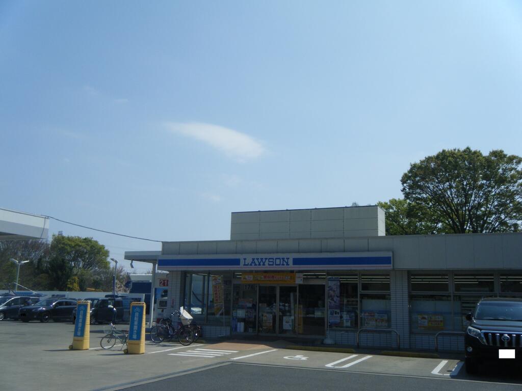 コンビニ　ローソン徒歩５分（コンビニ）まで300m