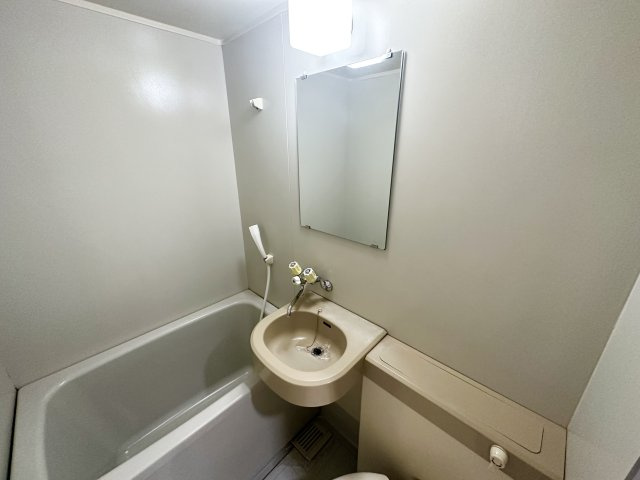 洗面設備　浴室内に洗面台付き☆