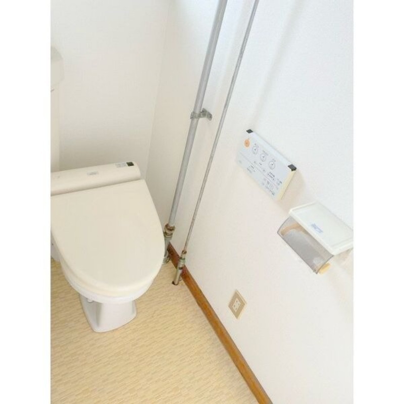 トイレ　ウォシュレット付きで快適な環境です♪