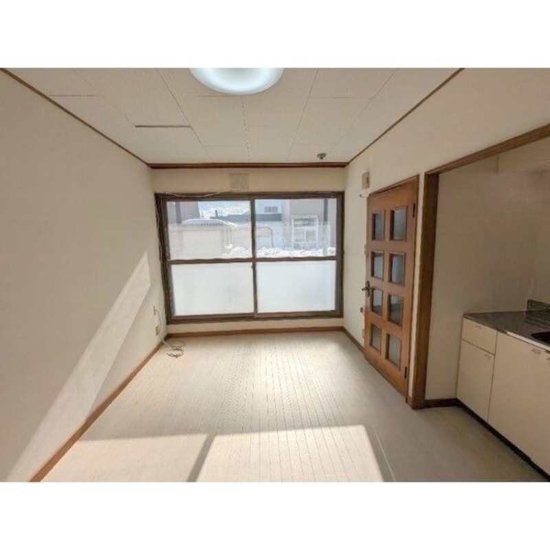 居室・リビング　明るく広々リビングスペース♪