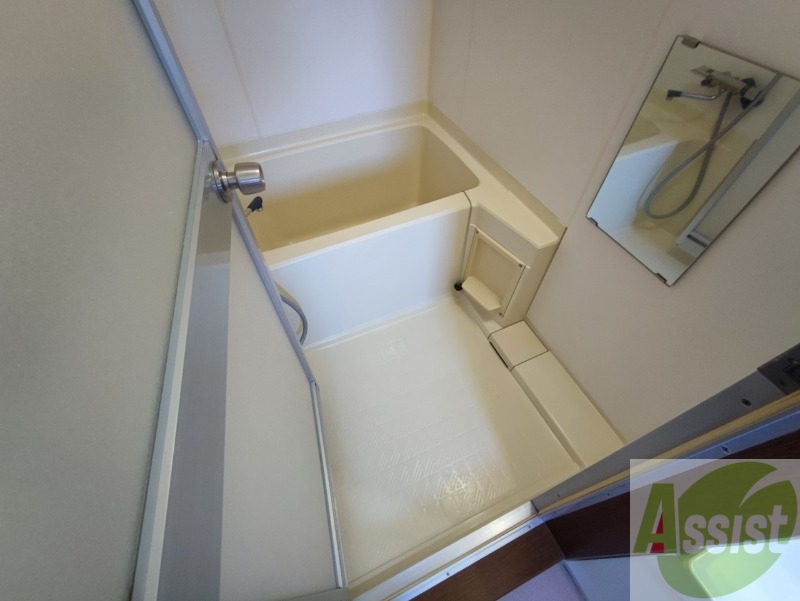 バス・シャワールーム　お風呂になります。一日の疲れを癒してくださいね。