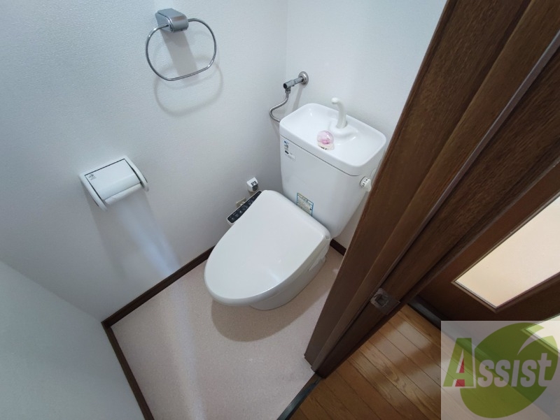 トイレ　トイレです。ウォシュレット付を探している方、おすすめです。