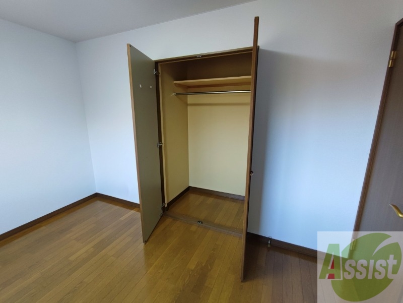 収納　寝室の収納です。部屋がすっきり片付きます。