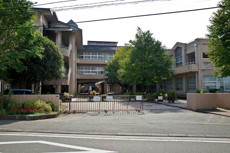 小学校　熊本市立長嶺小学校（小学校）まで672m