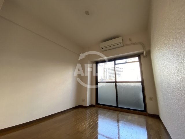 居室・リビング　エスリード梅田東　洋室