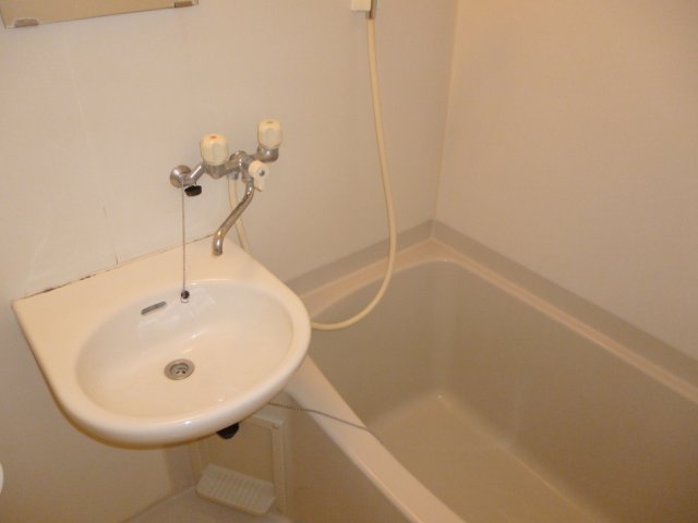 バス・シャワールーム　一日の疲れを癒す浴室