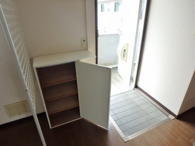 玄関　図面と現状に相違がある場合には現状を優先