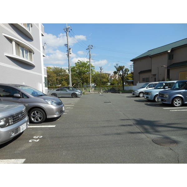 駐車場　駐車場