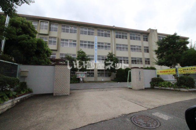 小学校　福岡市立南片江小学校（小学校）まで1039m