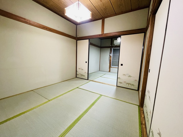 居室・リビング　リフォーム前のお写真です。