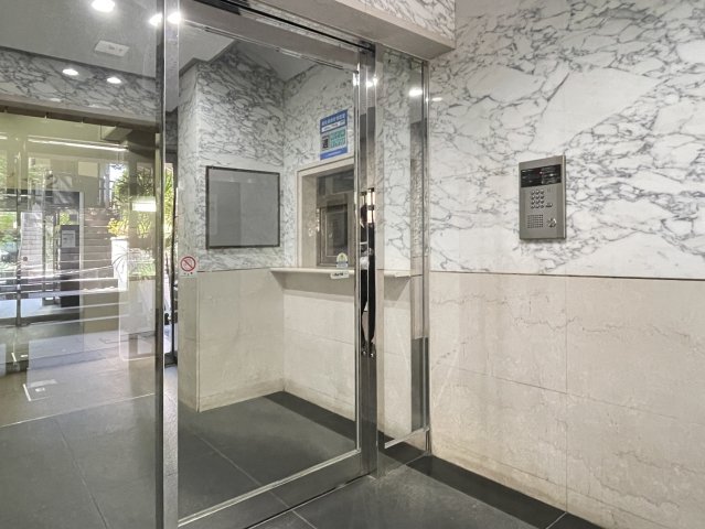 エントランス　オートロック