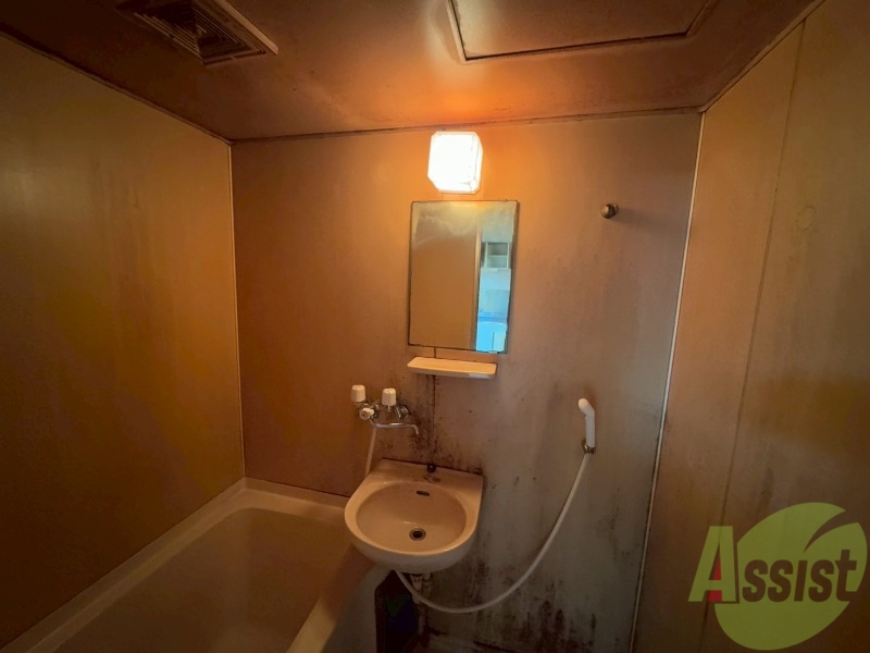 洗面設備　こちらに洗面台があります。朝の洗顔はこちらで。