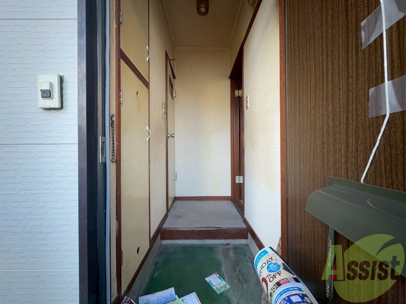 玄関　玄関の様子です。明るい印象ですね。気分もあがりそう。