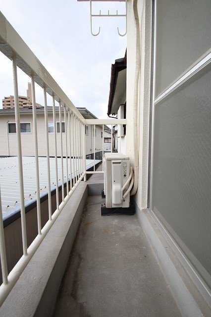 バルコニー　同物件別号室の写真です。