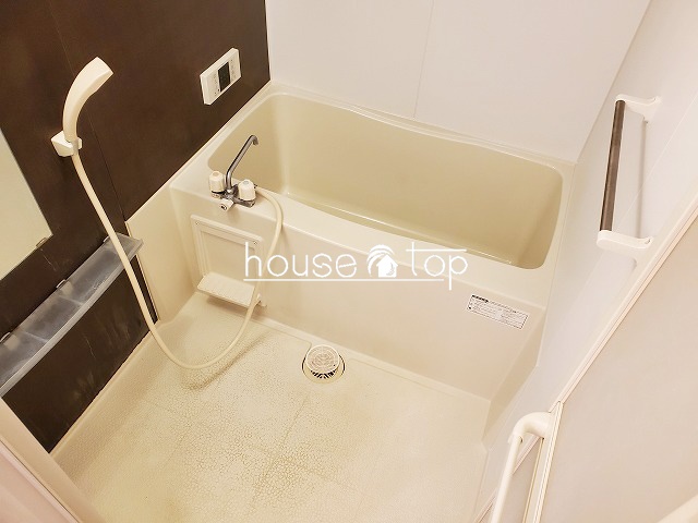 バス・シャワールーム　浴室換気乾燥機・追い焚き給湯式バス！