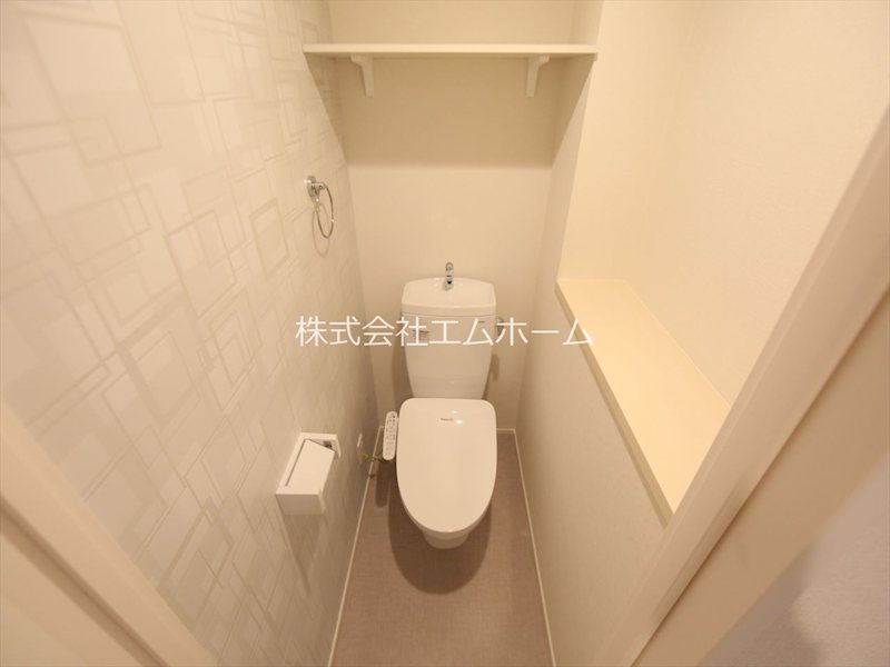 トイレ　温水洗浄暖房便座付トイレ