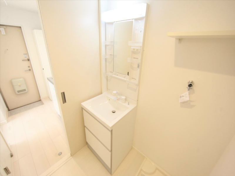 洗面設備　脱衣所　独立洗面台（シャンプードレッサー）洗濯機用意できます