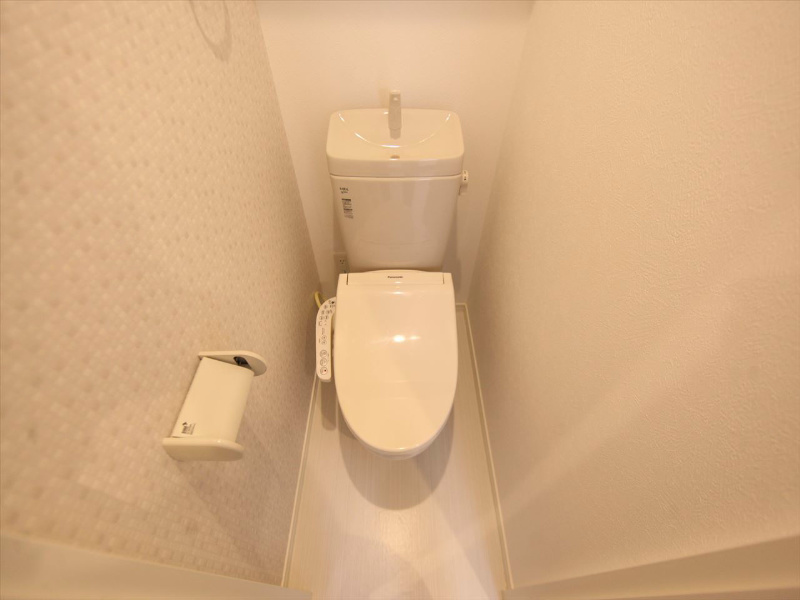 トイレ　温水洗浄暖房便座付トイレ